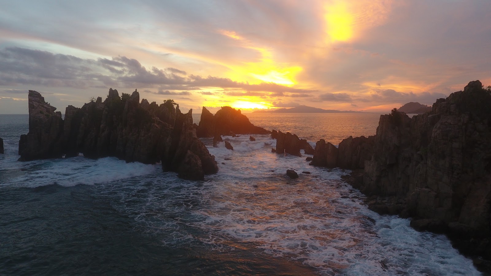 Keanekaragaman Alam dan Budaya Kabupaten Tanggamus: dari Gunung Tanggamus hingga Pantai Kiluan