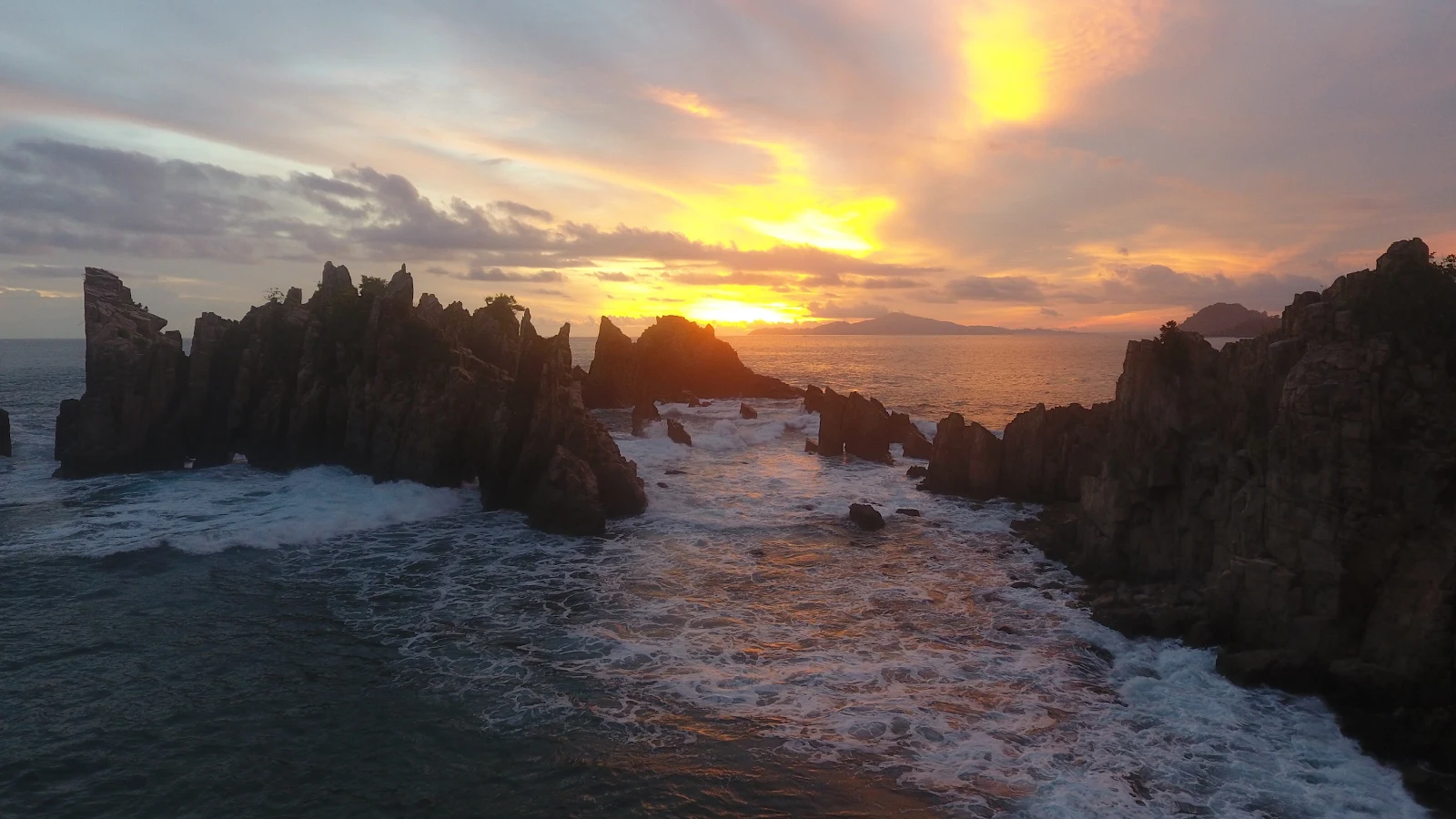 Keanekaragaman Alam dan Budaya Kabupaten Tanggamus: dari Gunung Tanggamus hingga Pantai Kiluan