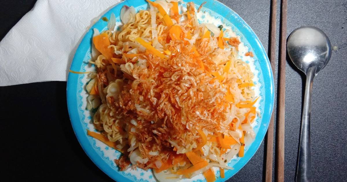 Mì xào rau củ