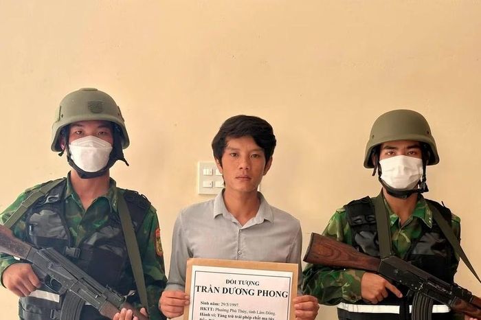 Bắt đối tượng tàng trữ trái phép chất ma túy - Chuyên trang An Ninh Thủ Đô - Báo Công an nhân dân