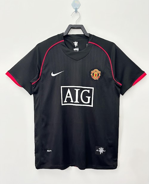 Manchester United 2007-08, segunda equipación (negra).jpg