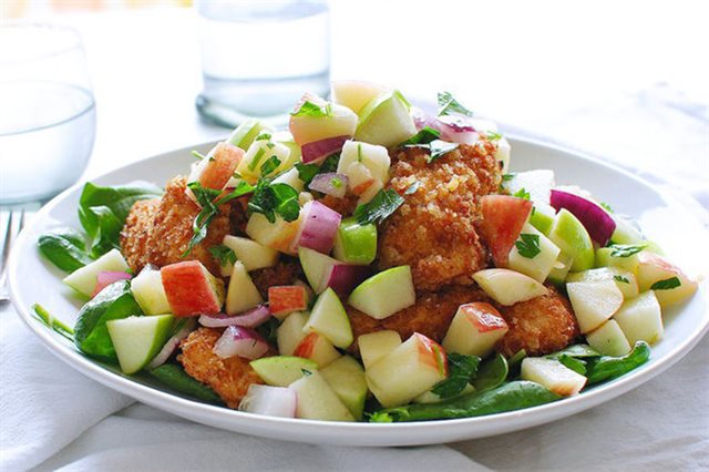 Salad Gà Chiên Rau Củ