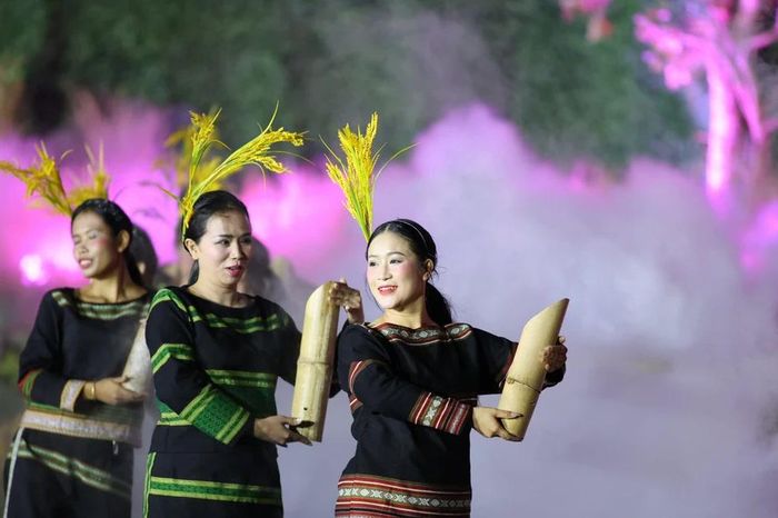 Đặc sắc đêm nghệ thuật 'Đại ngàn reo' - Báo Tri thức &amp; Cuộc sống