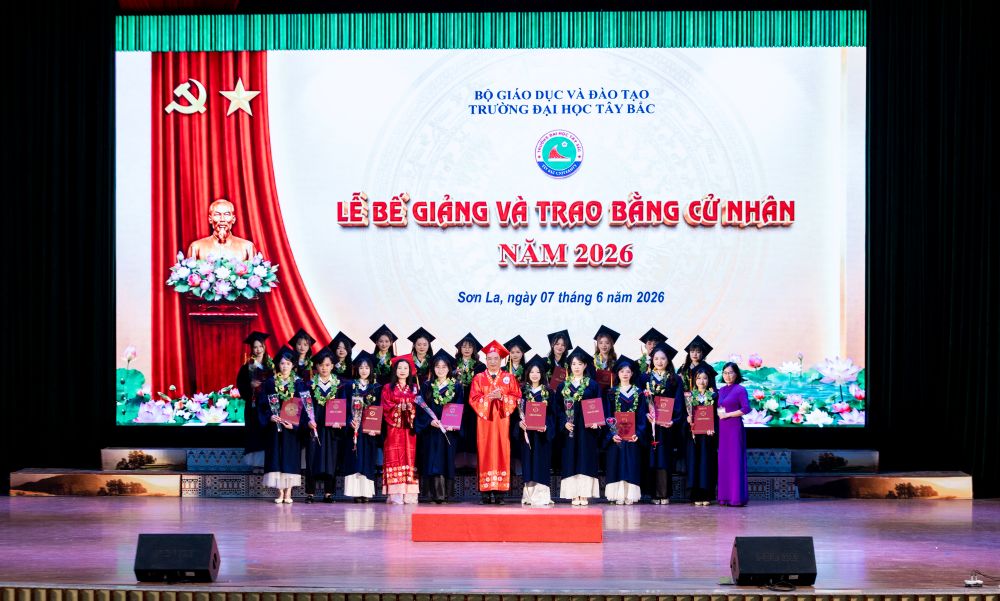 Trường Đại học Tây Bắc tổ chức Lễ bế giảng và trao bằng Cử nhân đợt 1, năm học 2025–2026