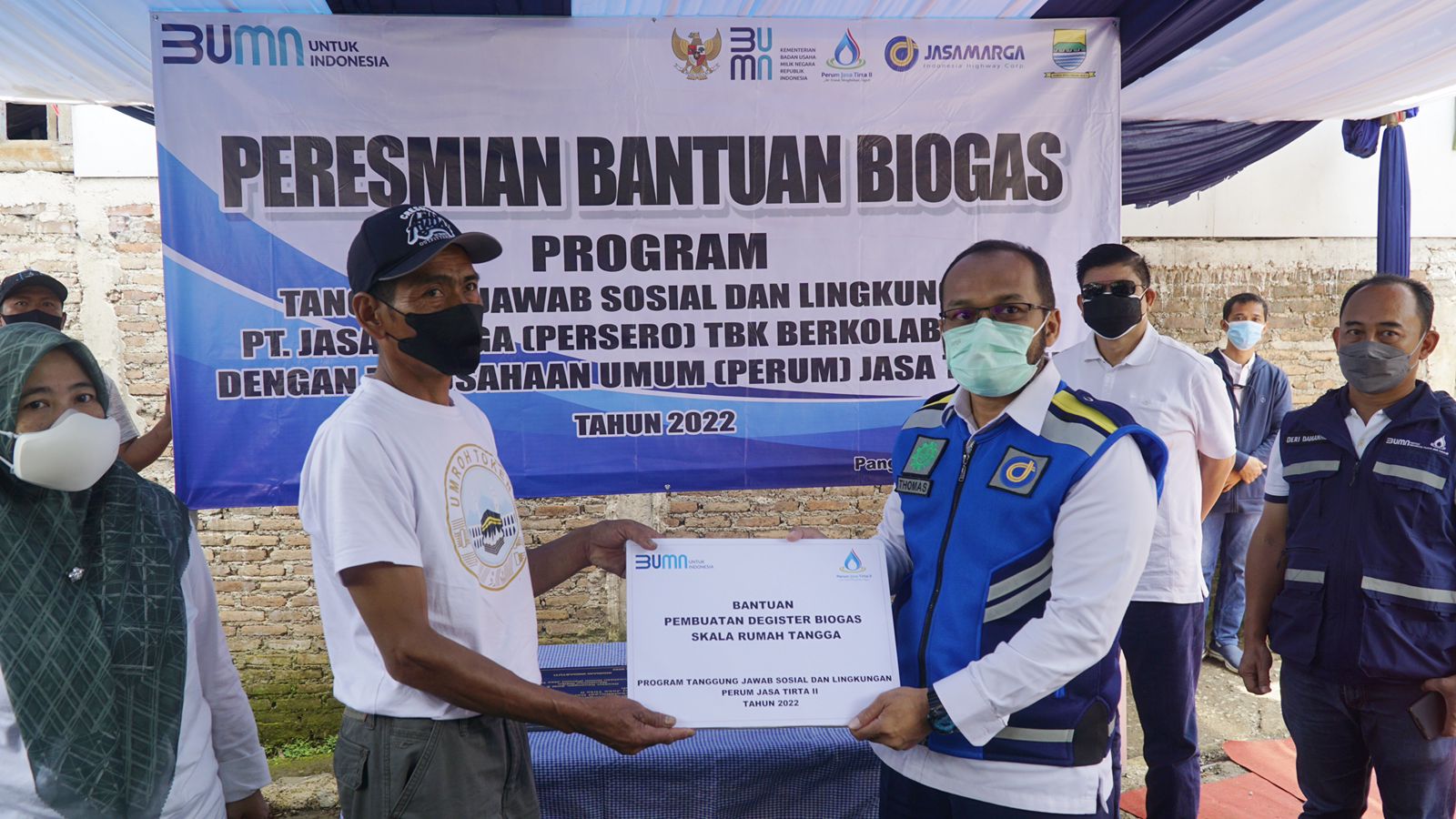 The utilization of cow dung as a renewable resource program by Jasa Marga as part of its CSR initiatives.