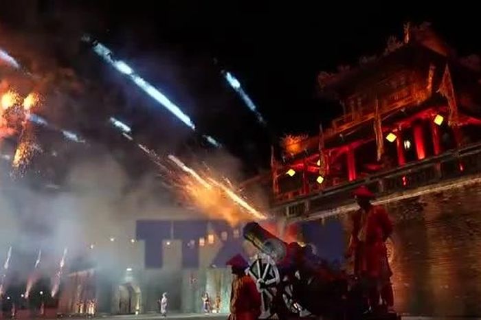 Ấn tượng đêm 'Hoàng cung huyền ảo' tại Đại Nội Huế - Báo VietnamPlus