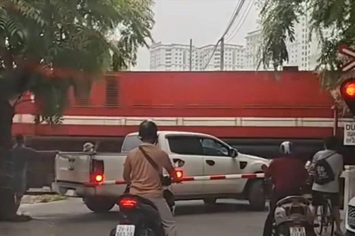 Báo động tình trạng 'vượt rào' đường sắt - Chuyên trang An Ninh Thủ Đô - Báo Công an nhân dân