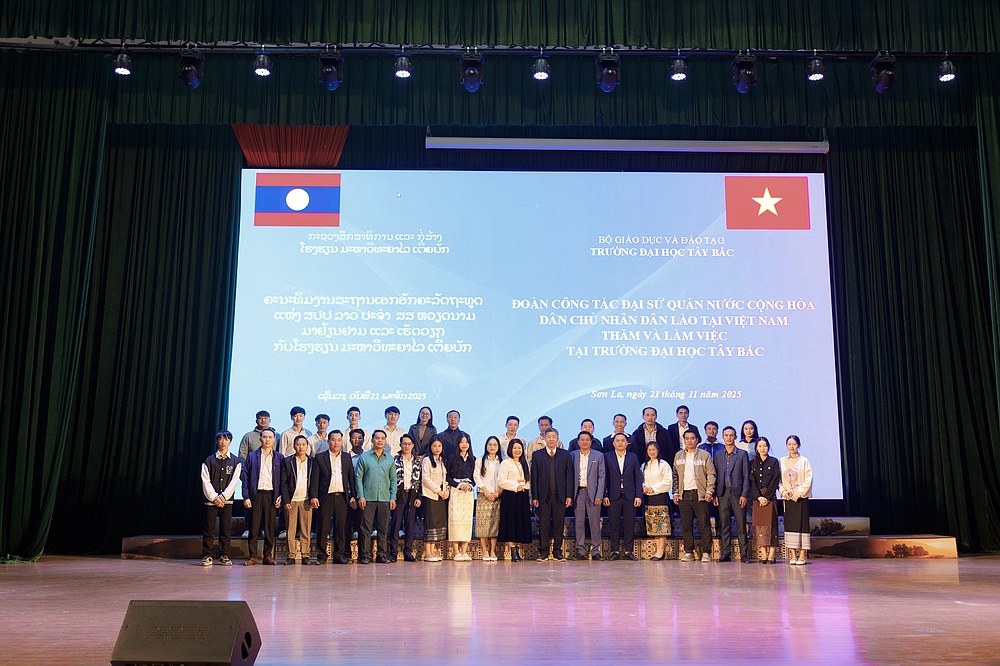 Trường Đại học Tây Bắc tiếp đón và làm việc với  Đoàn công tác Đại sứ quán nước Cộng hoà  Dân chủ Nhân dân Lào