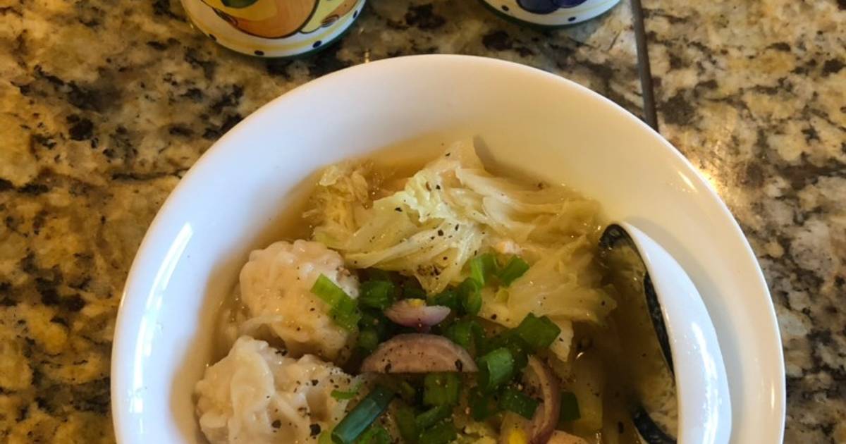 Hoành thánh soup