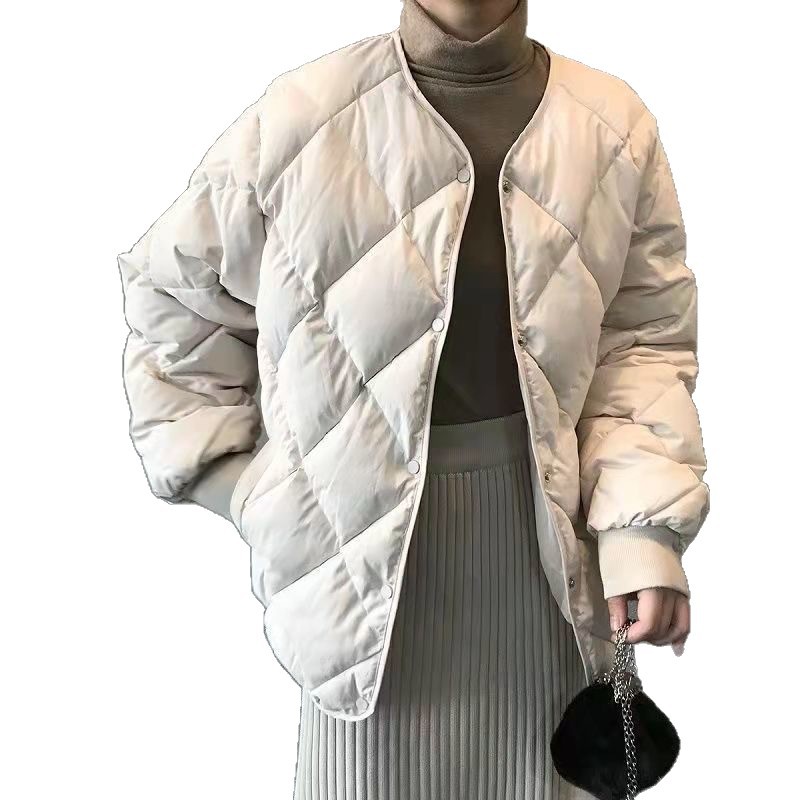 Short women's quilted jacket with diamond pattern