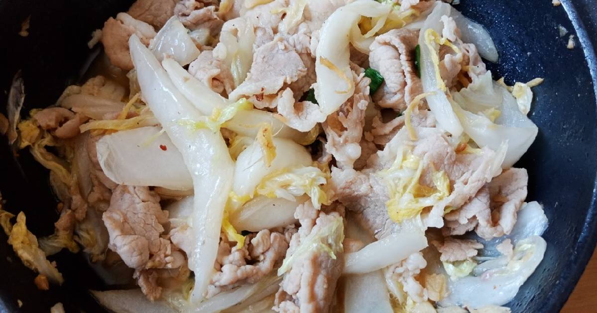 Thịt xào dấm cải trắng
