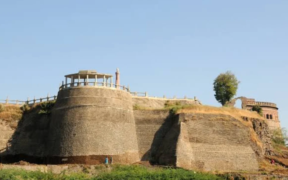 Akola Fort