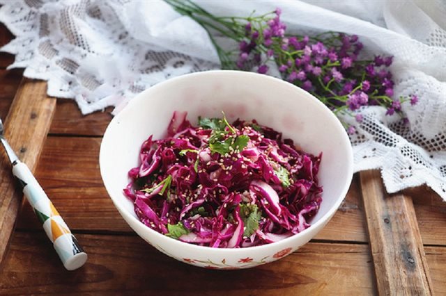 Salad Bắp Cải Tím Đơn Giản