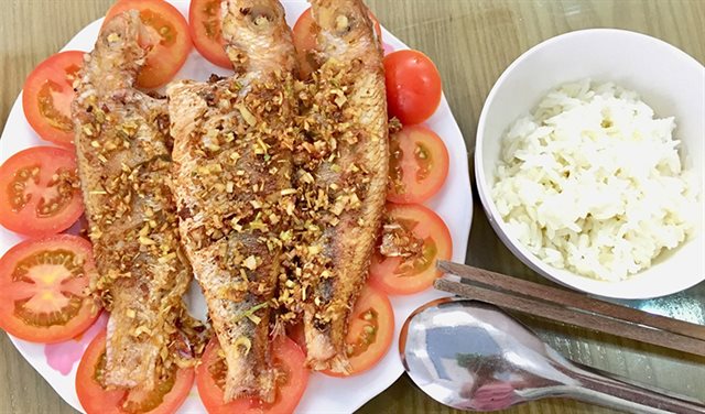 Cá Hường Chiên Xả Ớt