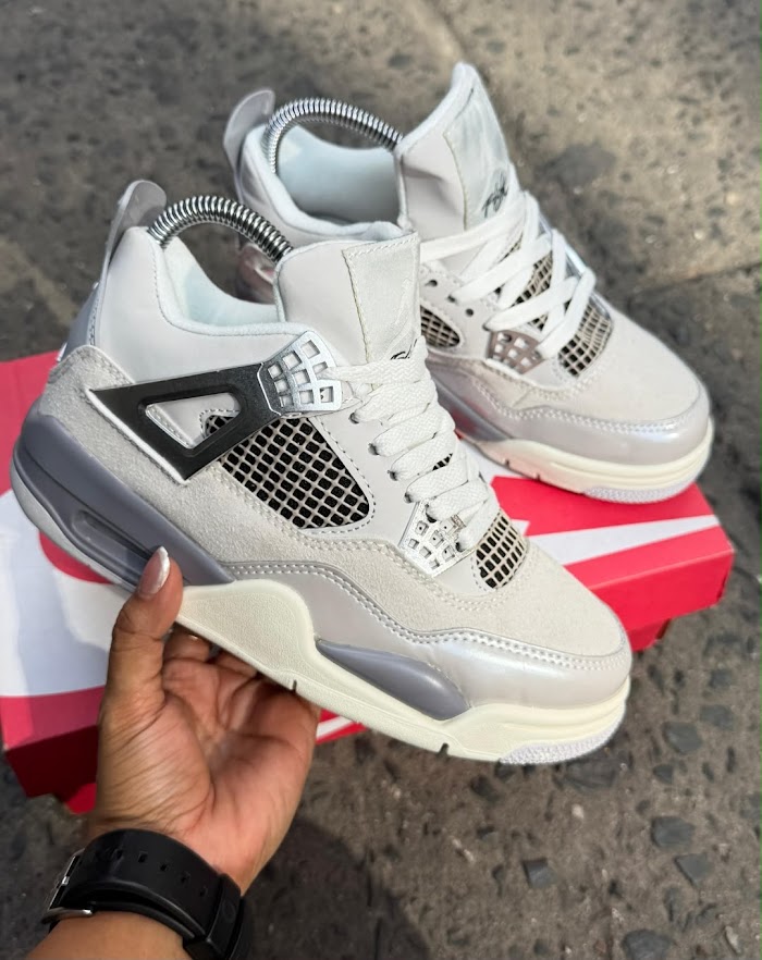 Jordan 4 Blanco Gris Plata