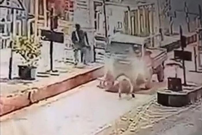 Tài xế trốn tiền vé, lao xe tông nhân viên trạm thu phí rồi bỏ chạy - Tạp chí Doanh Nghiệp Việt Nam