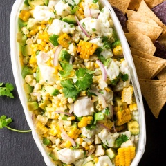 Thưởng thức thôi nào, bạn có thể dùng snack hoặc bánh phồng tôm để ăn kèm món này nha. Cá tái chanh được thêm vào, tạo nên hương vị đặc biệt cho món ăn này, khiến nó trở nên thật độc đáo và hấp dẫn! Chúc các bạn ngon miệng và hi vọng các bạn hài lòng với khám phá ẩm thực mới mẻ này! 