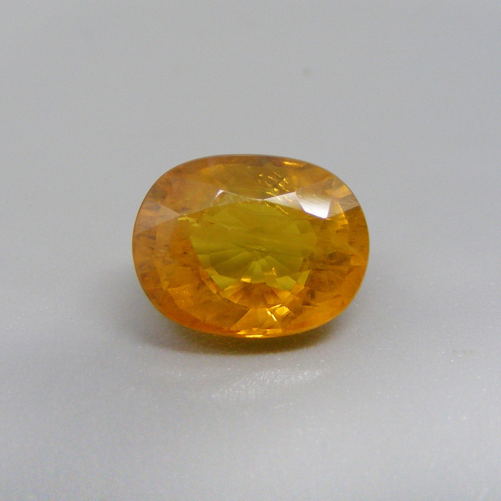 Natural bangkok Yellow Sappire 4.86 cts