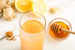 Chẳng tốn bao nhiêu thời gian và chúng ta đã có ngay một ly nước detox chanh mật ong quế thơm lừng, ngon ngon mang đến một làn da khỏe đẹp và vóc dáng cân đối. Còn chờ gì mà chúng ta không nhanh tay lưu ngay công thức lại nào.