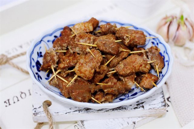 Thịt Heo Nướng Xiên Que