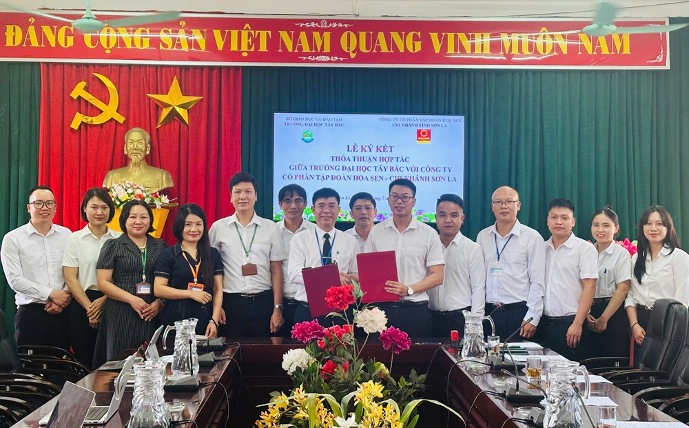 Trường Đại học Tây Bắc ký kết thỏa thuận hợp tác với   Công ty Cổ phần Tập đoàn Hoa Sen - Chi nhánh tỉnh Sơn La