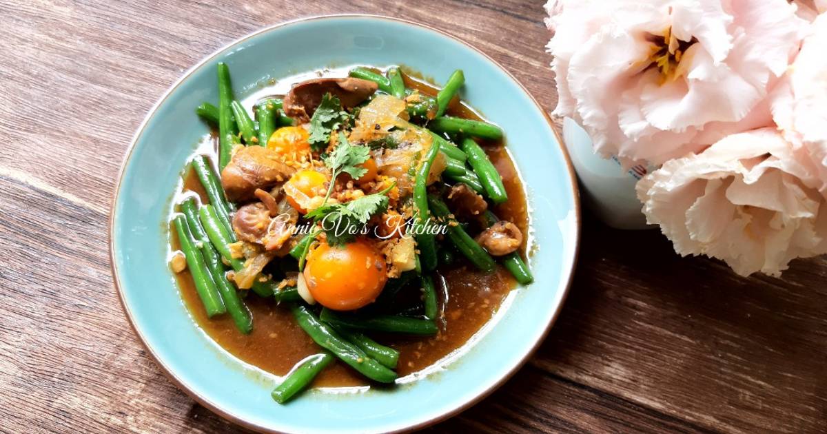 Đậu que xào lòng gà trứng non