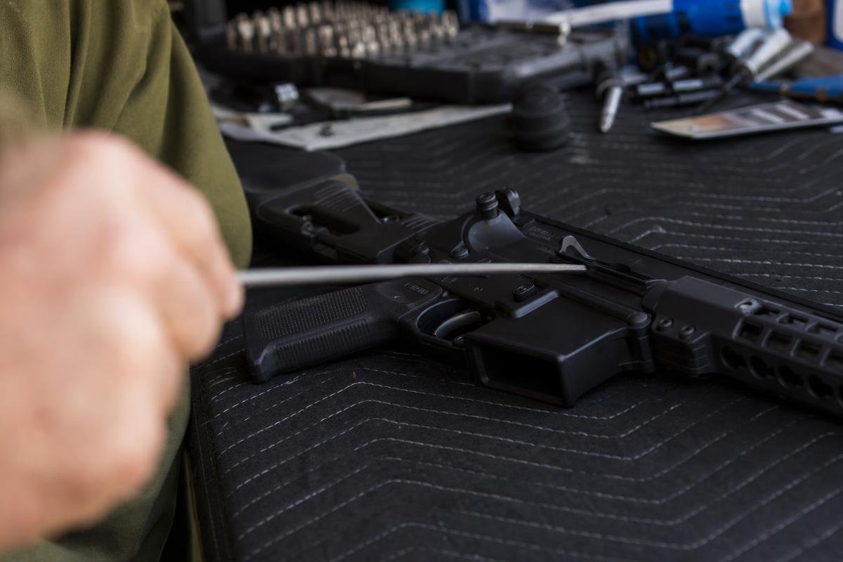 cleaning AR-15 barrel from chamber to muzzle