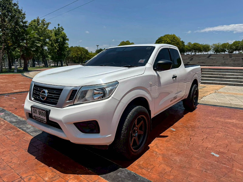 NISSAN NAVARA