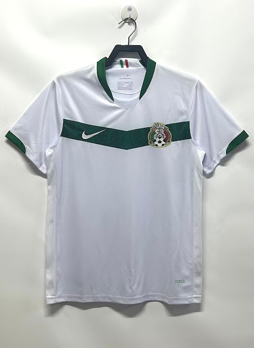 Equipación de visitante de México 2006.jpg