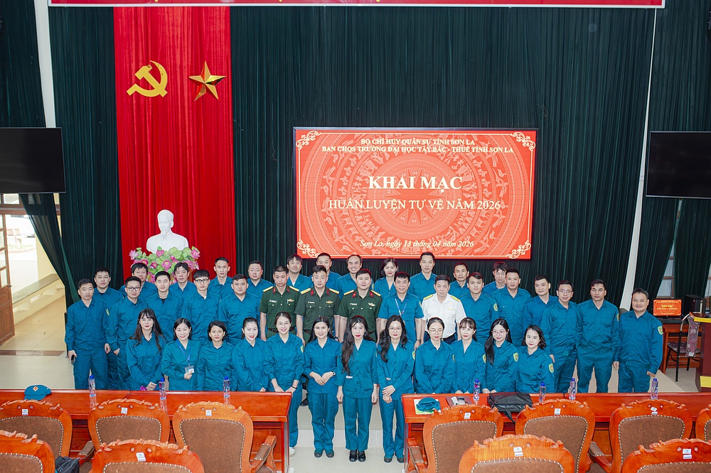 Ban chỉ huy quân sự Trường Đại học Tây Bắc -  Thuế tỉnh Sơn La khai mạc huấn luyện tự vệ năm 2026