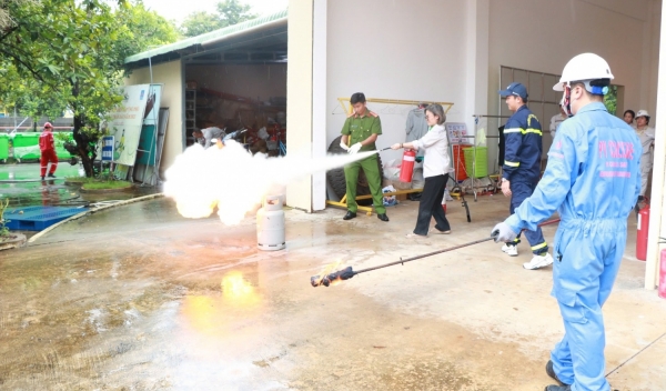 Đạm Cà Mau tăng cường năng lực ứng phó sự cố với khóa đào tạo PCCC và CNCH bài bản