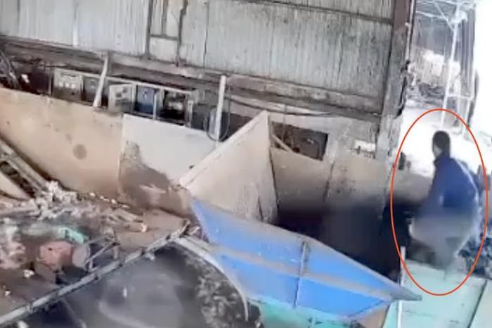 CLIP: Một công nhân bị cuốn vào máy xay, tử vong thương tâm - Báo Người Lao Động