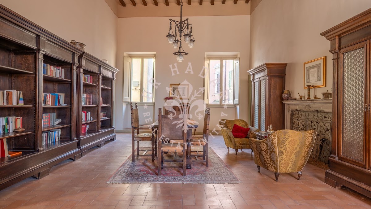 פאלאצו פטרוני (Palazzo Petroni) — 6