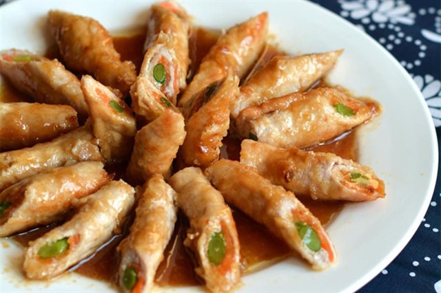Thịt Heo Cuộn Ngồng Tỏi Chiên