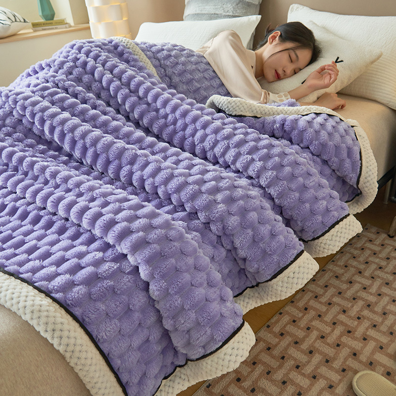 Fluffy cuddly blanket made of polyester