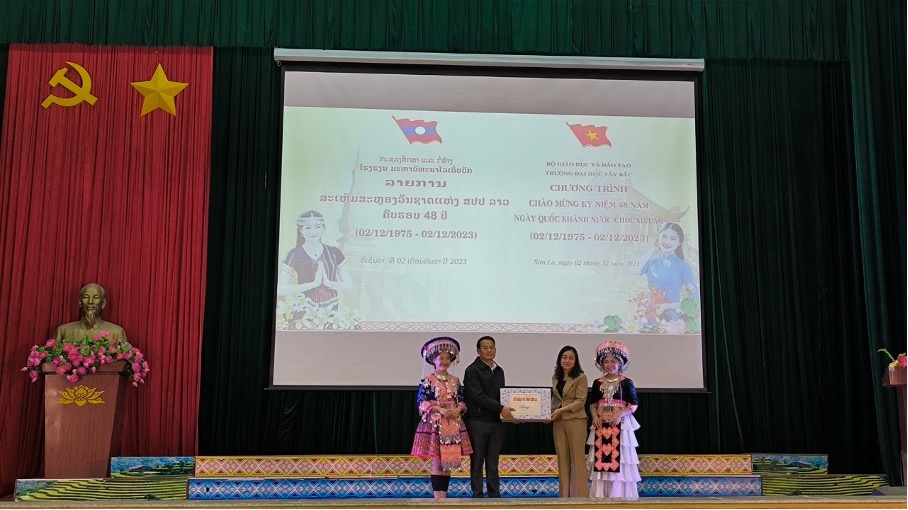Trường Đại học Tây Bắc tổ chức chào mừng Kỷ niệm 48 năm Ngày Quốc khánh Nước CHDCND Lào (02/12/1975 - 02/12/2023) cho lưu học sinh lào đang học tập tại Trường