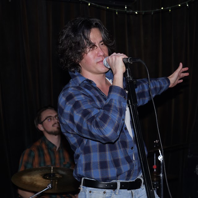 Alex Todor — vocals