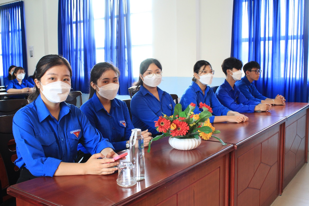 Các đồng chí Bí thư Chi đoàn các lớp