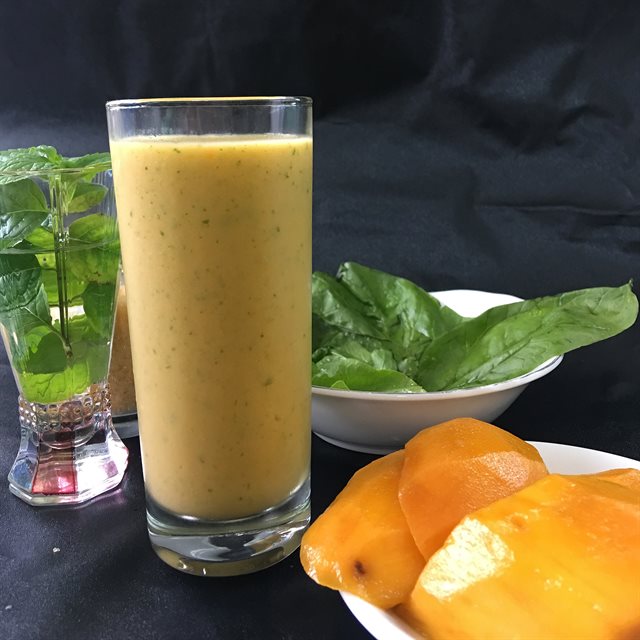 Sinh Tố Xoài Xay Cải Bó Xôi