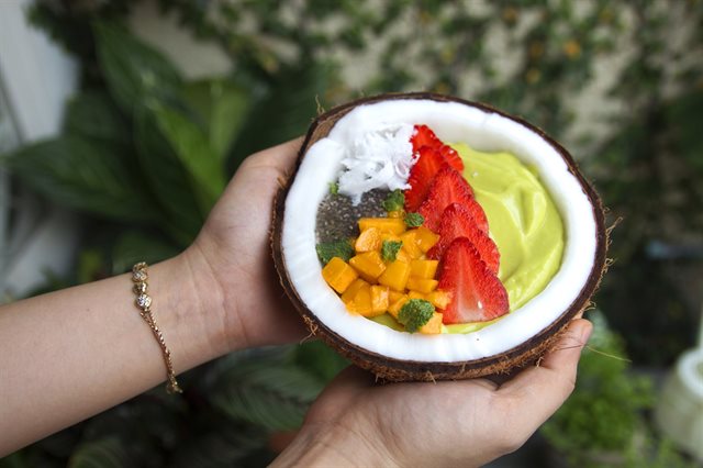 Sinh Tố Bơ Cốt Dừa Topping Trái Cây, Hạt Chia