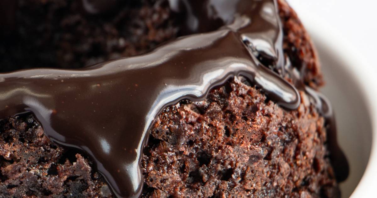 Double Whiskey Chocolate Bundt Cakes with Whiskey Ganache