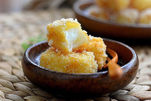 Bánh Sữa Chiên Giòn Rụm