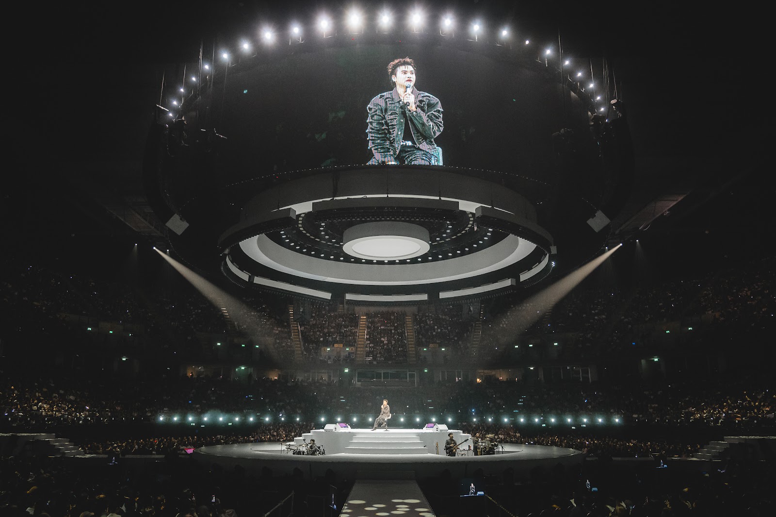 “นนท์ ธนนท์” เสิร์ฟเวที 360° กลางอิมแพคปิดฉาก  “ARENA ENCORE” พร้อมประกาศ EP.04 ปีหน้า “จัดร้อนหน่อยนะครับ” เตรียมบุก “ราชมังฯ” ภาพที่ 21