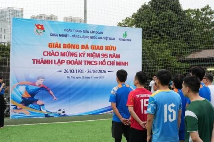 Sôi nổi giải bóng đá giao hữu Petrovietnam chào mừng 95 năm Ngày thành lập Đoàn - Tạp chí Petrotimes