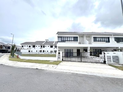 Corner Lot Double Storey Superlink Sejati Lakeside Phase 3 Cyberjaya — foto 1/10