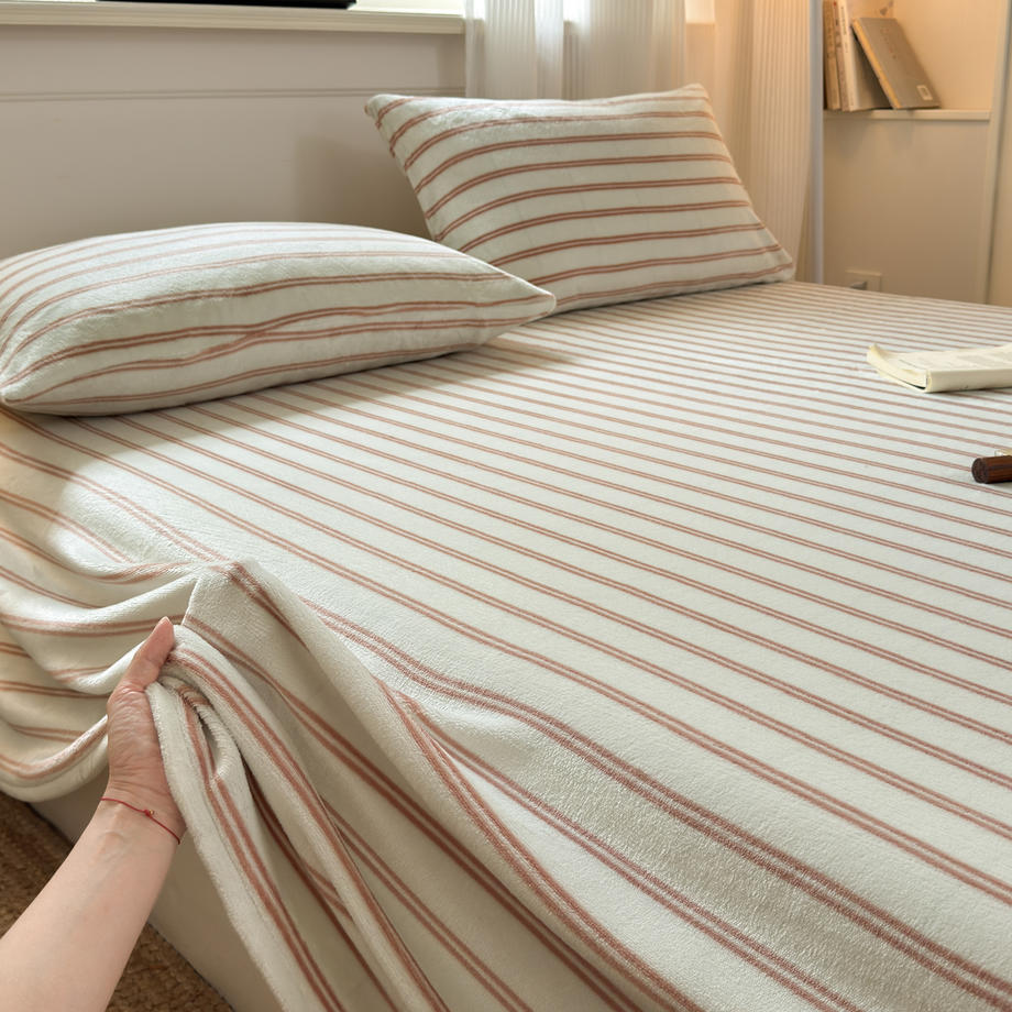 Fleece bedding sheet, individually or in a set, winter