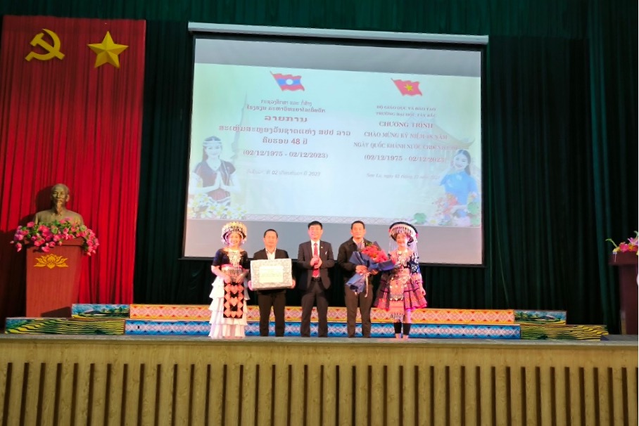 Trường Đại học Tây Bắc tổ chức chào mừng Kỷ niệm 48 năm Ngày Quốc khánh Nước CHDCND Lào (02/12/1975 - 02/12/2023) cho lưu học sinh lào đang học tập tại Trường