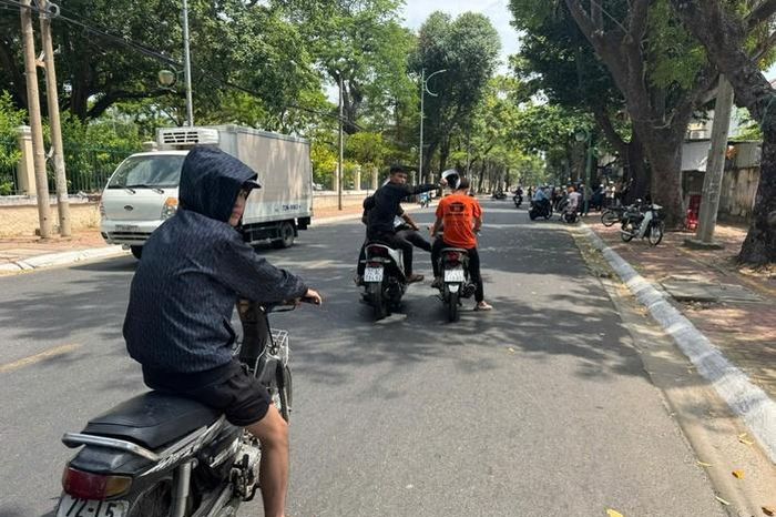 Vụ clip gây phẫn nộ, đánh người từ phía sau: Tạm giữ 3 đối tượng - Báo Người Lao Động