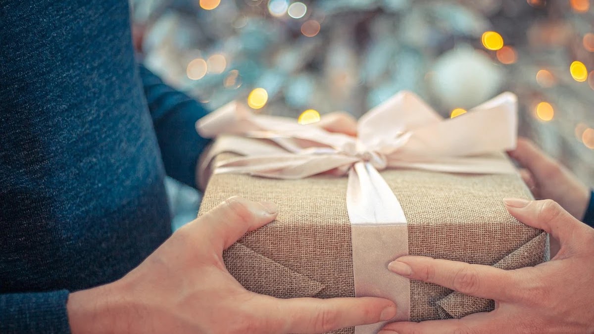 전통 세시풍속과 증여세 절세 전략 비교