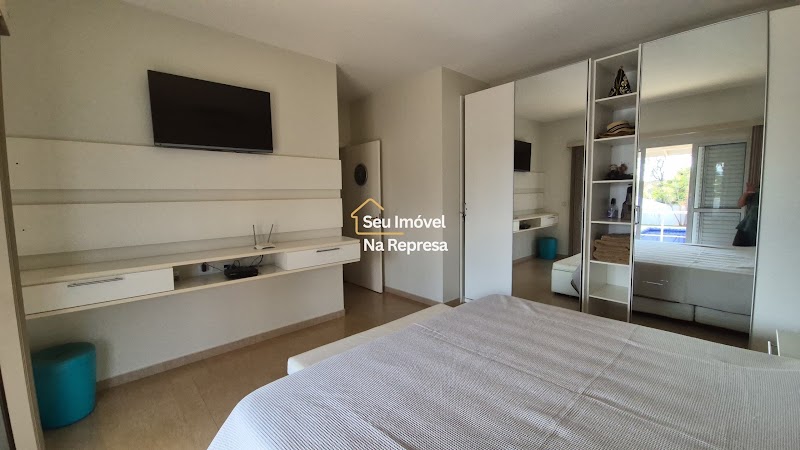 Foto 33 de Casa terréa com 4 suítes na Quadra GW Iate, um terreno amplo de 1.250m² e 320m² de construção